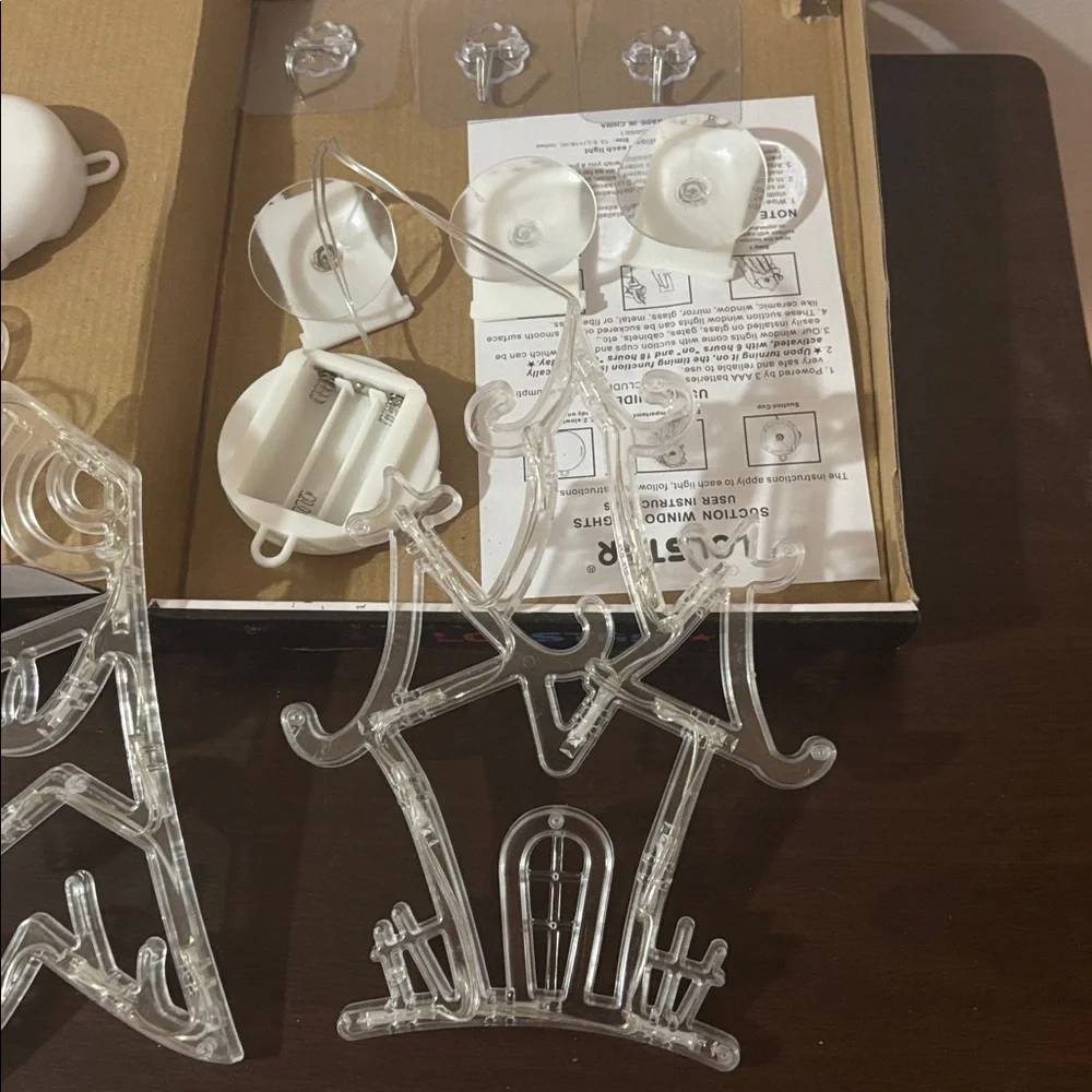 LOLSTAR HALLOWEEN LIGHT WINDOW DECORATIONS, NEW NEVER USED, IN BOX (Damaged Box)